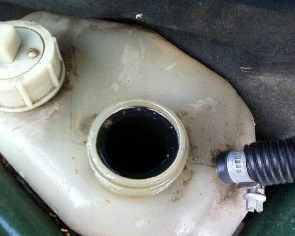 Expansion tank VAZ-2110: possible malfunctions and their elimination