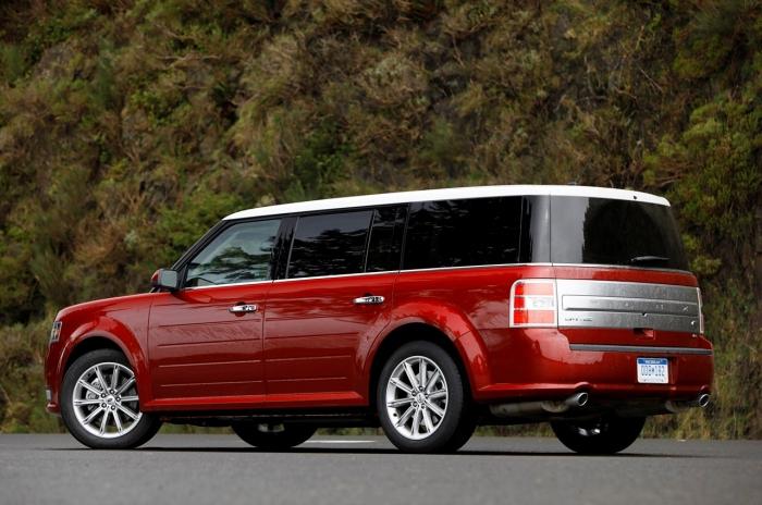 Ford Flex: an unusual parallelogram from America