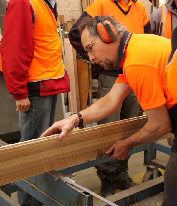 Glued beam production