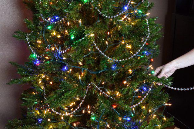 Beads on the Christmas tree: the basic rules of decorating a New Year tree