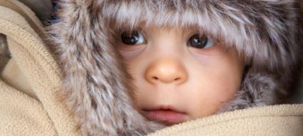 How to dress a newborn in winter, so that it will not be cold?