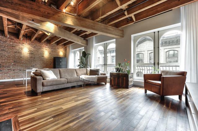 Concrete ceiling in the interior than to cover