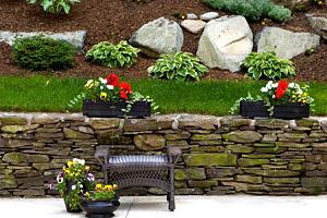 How does the retaining wall work today?