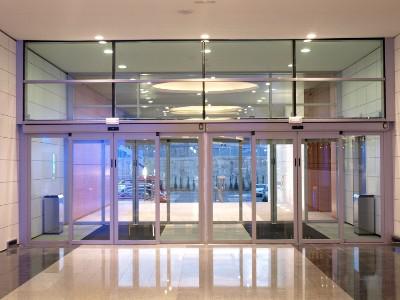 Interior and entrance sliding door: features and design advantages