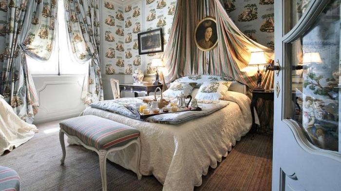 Style Provence in the interior of the bedroom - a fashionable solution