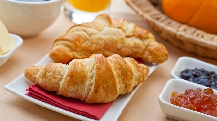 croissants of puff pastry with stuffing