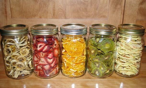 Where and how to store dried fruits at home