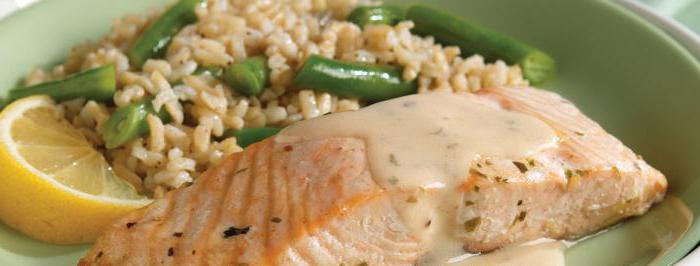 Salmon fillet in creamy sauce 