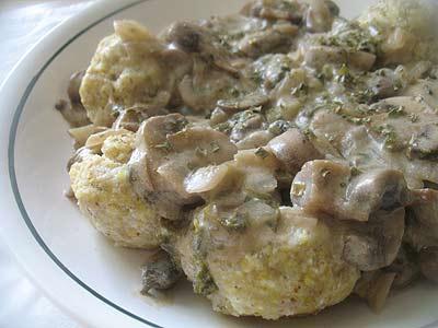 We cook lean dough for dumplings with potatoes