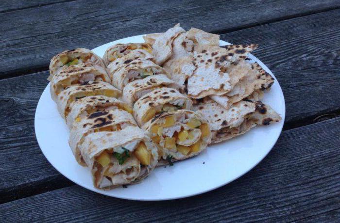 lavash with smoked chicken 