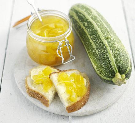 jam from zucchini with lemon in a multivark 