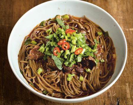 Beef in beer sauce in Chinese with vegetables