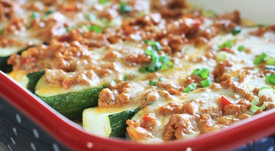 Zucchini stuffed: in the oven bake a delicious and satisfying dish