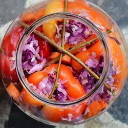 Marinate cabbage with bell pepper