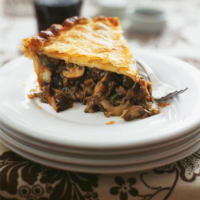 pie with chicken and mushrooms in the multivark 