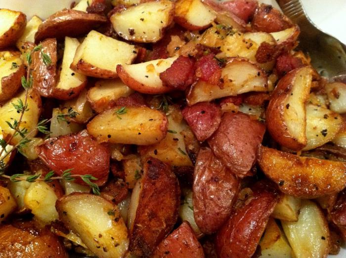 Potatoes with bacon, baked in the oven - we cook at home quickly and delicious!