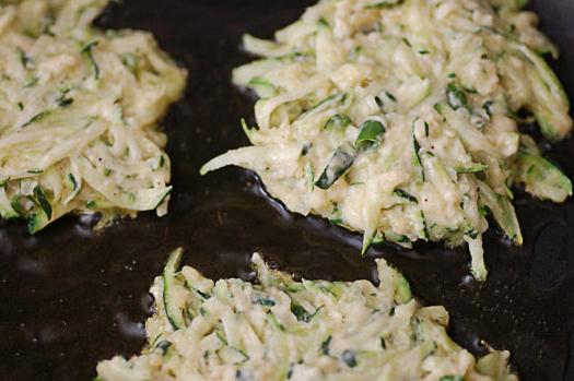 Details on how to make pancakes from courgettes