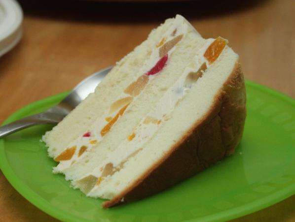 Curd cream for biscuit cake with fruit: a recipe with a photo