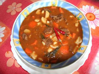 Hungarian goulash: a classic recipe and its modern reading