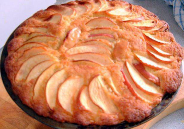 Apple biscuit cake: recipes