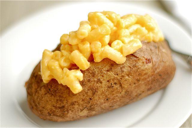 Bake potatoes with cheese in the oven: basic tricks and interesting ideas