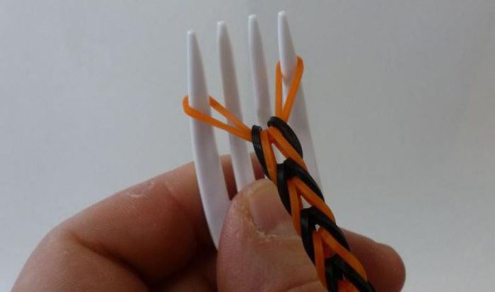 how to weave bracelets from rubber bands on a fork 