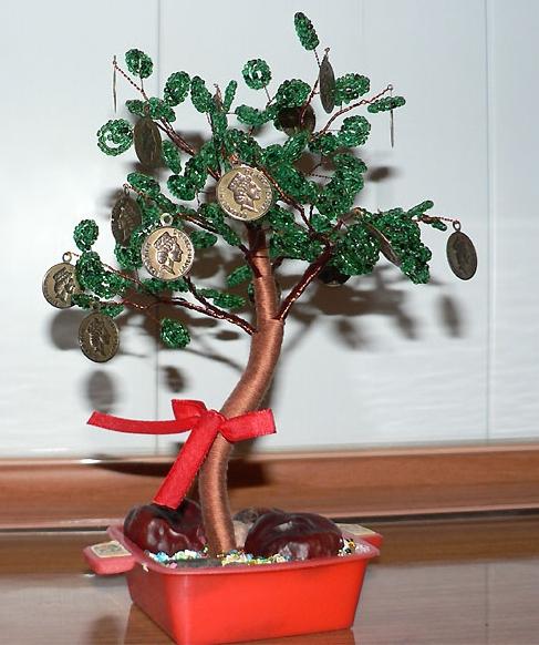 How to make a money tree from beads with your own hands?