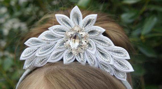 Beautiful kanzashi-crown: a master class for beginners