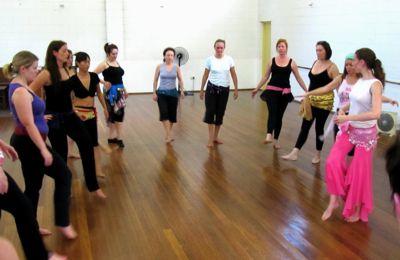 Belly dance: for beginners, the training course