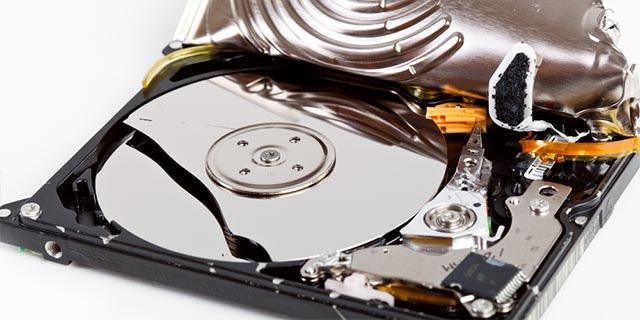 The program for testing hard disks on broken sectors. Hard disk speed testing program