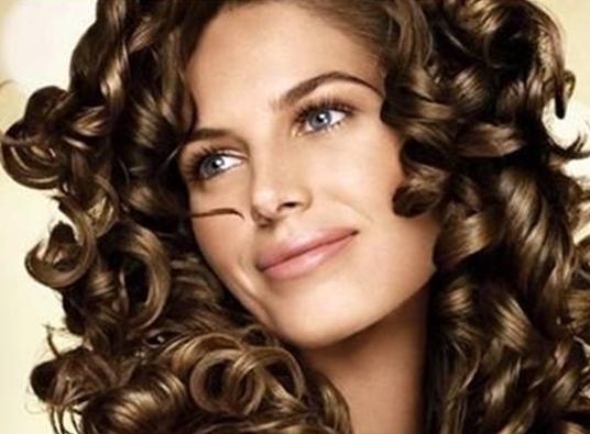 How to curl hair with a curling iron and a styler