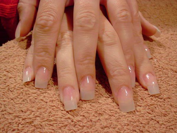 beautiful and light manicure