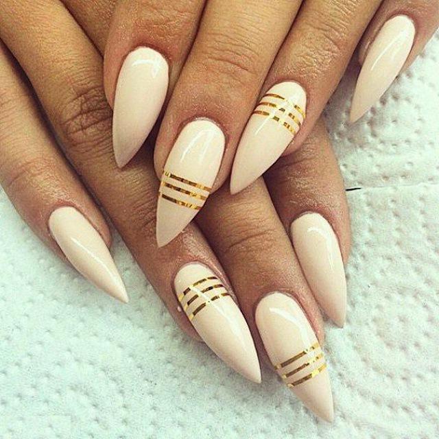 Nude manicure: timeless classics