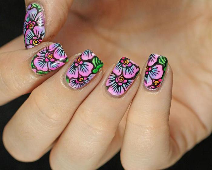 Manicure with acrylic paints in the home