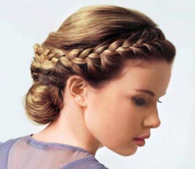 Bright Greek hairstyle for long hair - style secrets