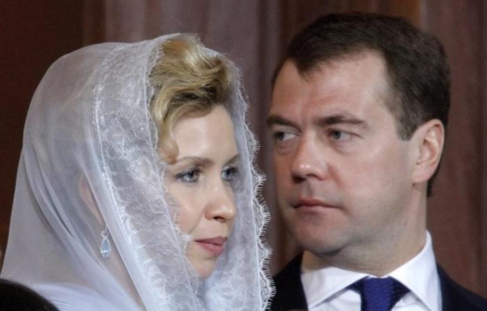 Biography of Medvedev Svetlana: school friendship, grown into love