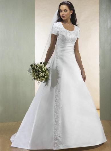 Closed wedding dress: refined taste or puritanical traditions?