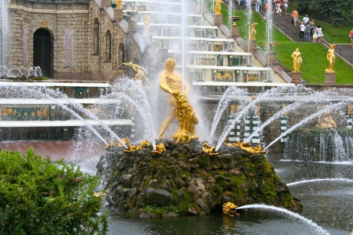 Fountains of Peterhof and their secrets