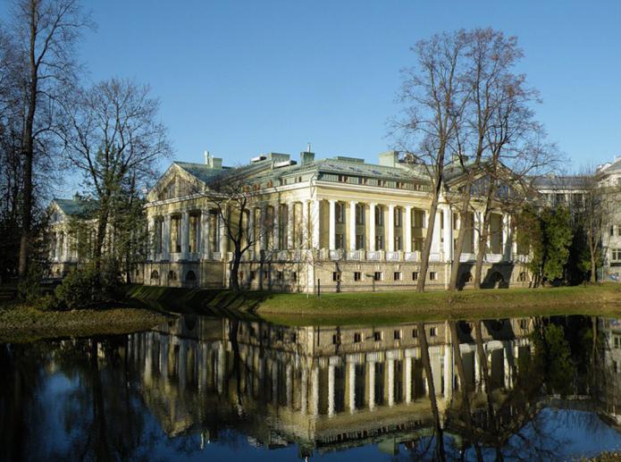 The Kamennoostrovsky Palace in St. Petersburg: address, photo