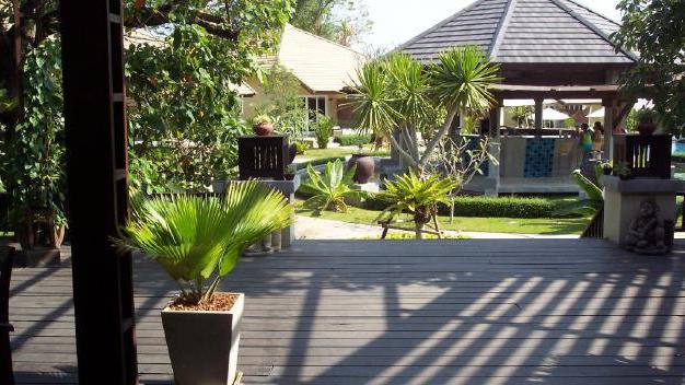 East Sea Resort Paradise 4 * (Pattaya): description, photos and reviews