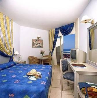 Hotel Laura Beach, Cyprus. Description and reviews