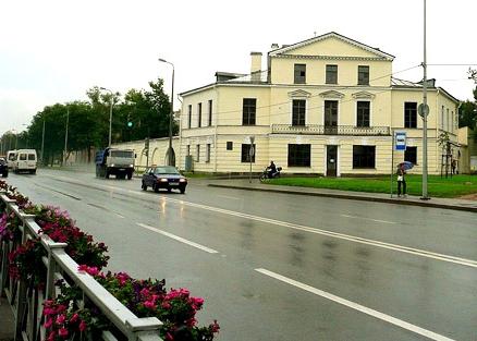 Peterhof Highway. History and modernity