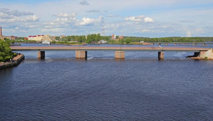 Sampsonievsky Bridge: repair work is underway